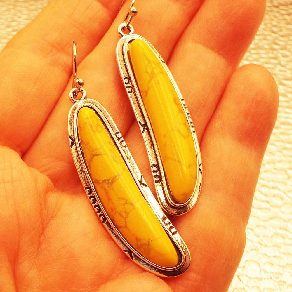 YELLOW FAUX TURQUOISE STONE SILVER LONG BEAN SHAPED EARRINGS 50 - Picture 2 of 2